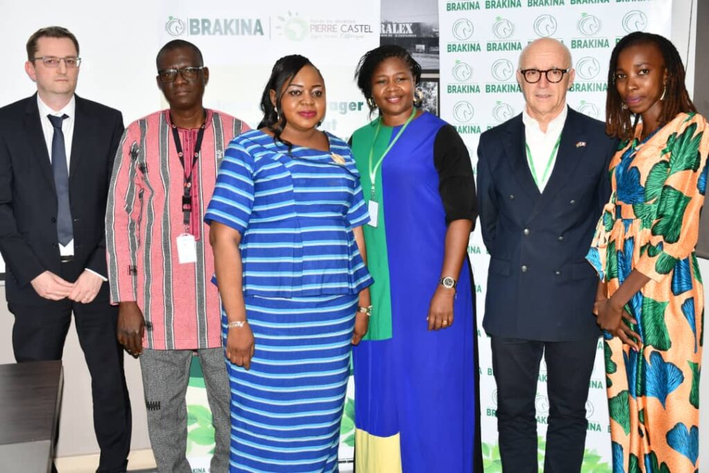 Mme OUEDRAOGO Estelle, grande lauréate du Prix Pierre Castel 2022 1 Photo de la lauréate du prix Pierr Castel